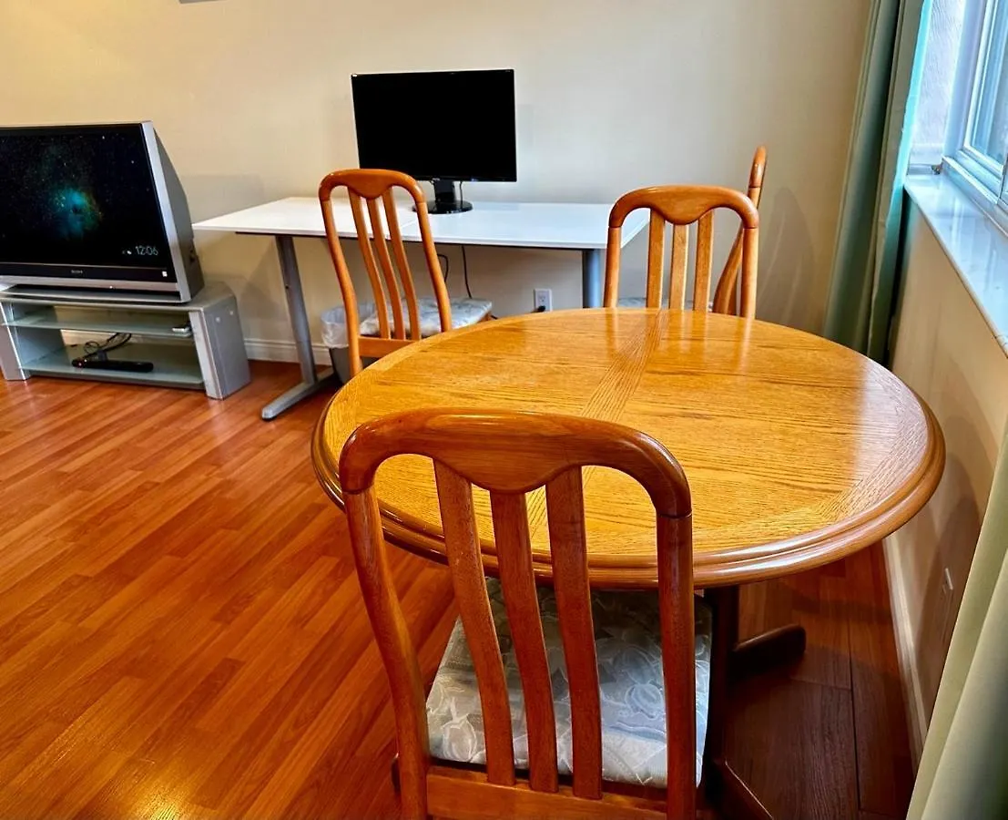 Sixpine Suite - 2 Bedroom Suite Vancouver Apartment