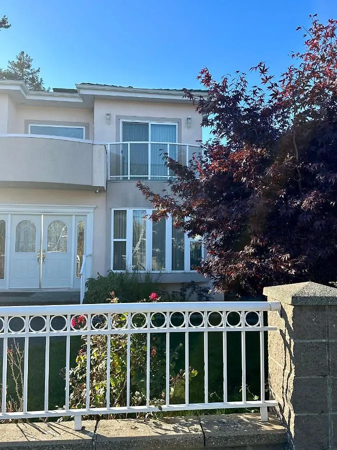Sixpine Suite - 2 Bedroom Suite Vancouver Canada